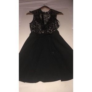 Elegant Black High Neck Dress From Windsor - Perfect for Evening Events, Parties